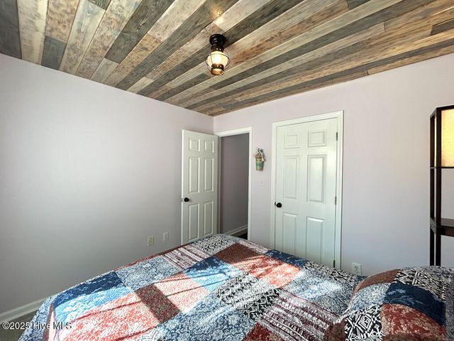 141 Charlton Road, Hubert, NC 28539