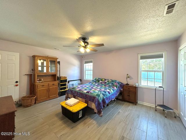 141 Charlton Road, Hubert, NC 28539