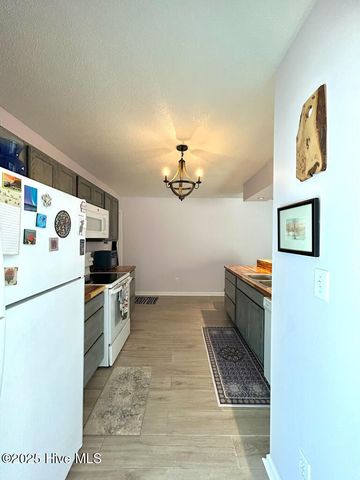 141 Charlton Road, Hubert, NC 28539