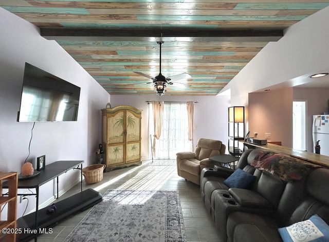 141 Charlton Road, Hubert, NC 28539