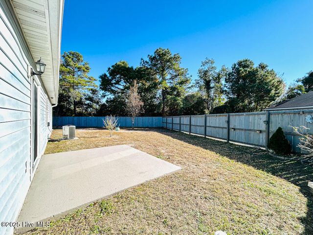 141 Charlton Road, Hubert, NC 28539