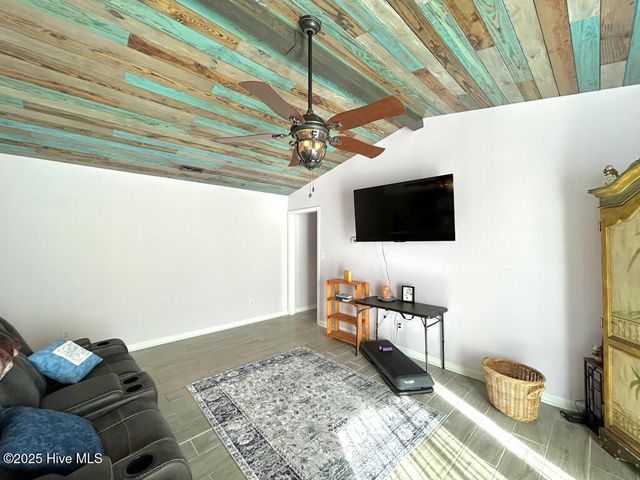 141 Charlton Road, Hubert, NC 28539