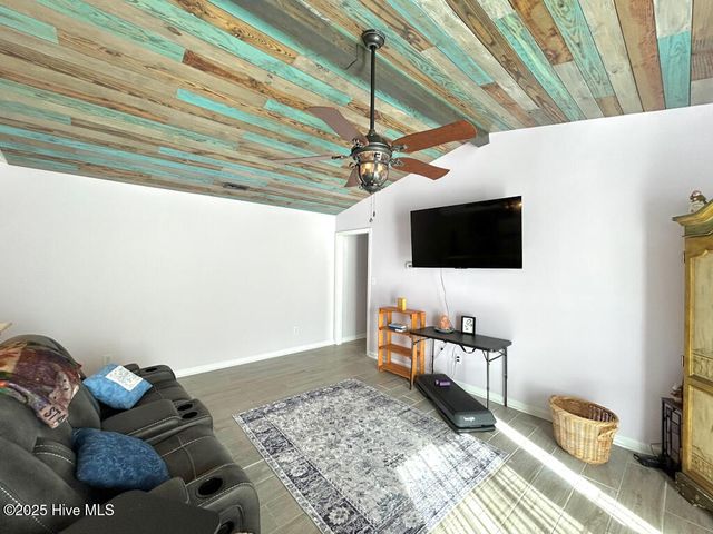 141 Charlton Road, Hubert, NC 28539