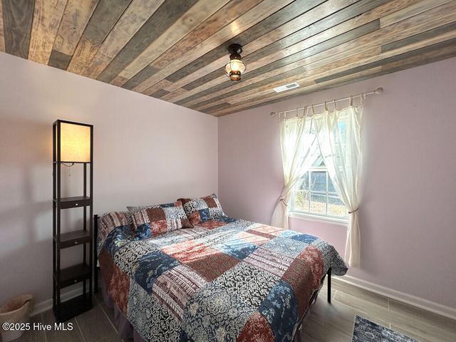 141 Charlton Road, Hubert, NC 28539