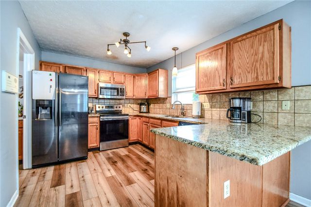 2005 Clearstream Way, Englewood, OH 45315