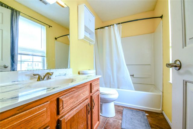 2005 Clearstream Way, Englewood, OH 45315