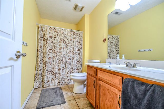 2005 Clearstream Way, Englewood, OH 45315