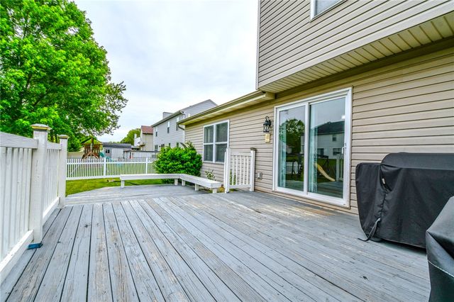 2005 Clearstream Way, Englewood, OH 45315