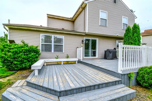 2005 Clearstream Way, Englewood, OH 45315