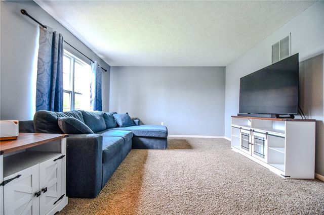 2005 Clearstream Way, Englewood, OH 45315