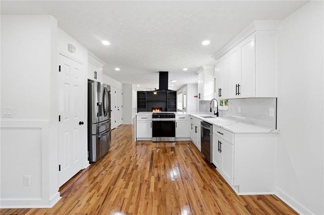 3022 Meadowsweet Trail, Snellville, GA 30078