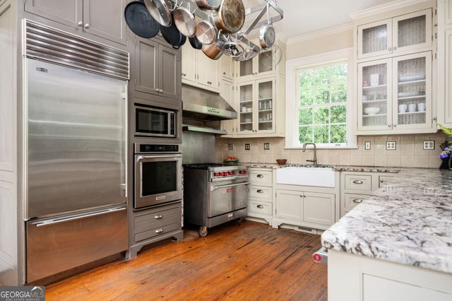 1464 Twin Pines Drive, Macon, GA 31211