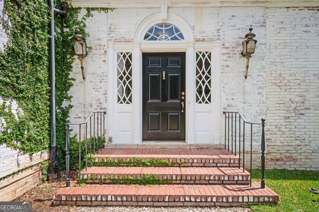 1464 Twin Pines Drive, Macon, GA 31211