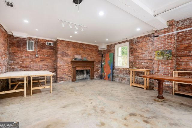 1464 Twin Pines Drive, Macon, GA 31211