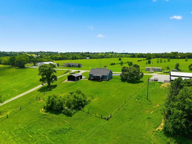 447 Oakland Lane, Harrodsburg, KY 40330