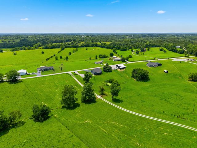 447 Oakland Lane, Harrodsburg, KY 40330