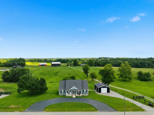 447 Oakland Lane, Harrodsburg, KY 40330