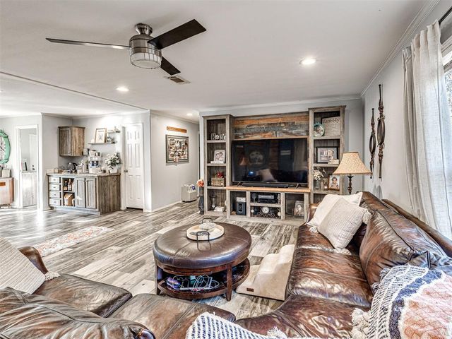 1916 SE 138th Avenue, Norman, OK 73026