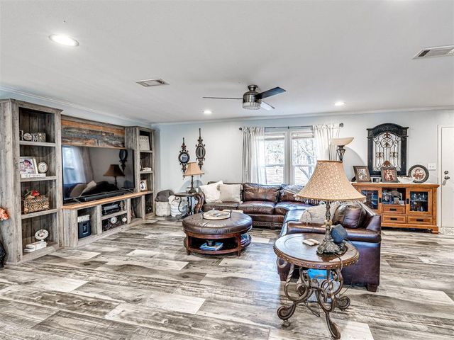 1916 SE 138th Avenue, Norman, OK 73026