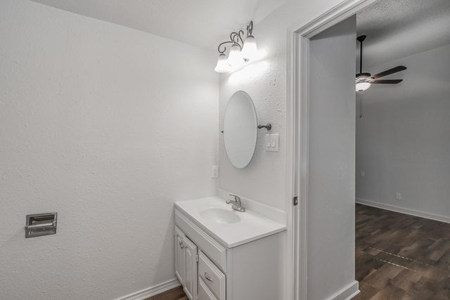 505 N Lamar Street, Weatherford, TX 76086
