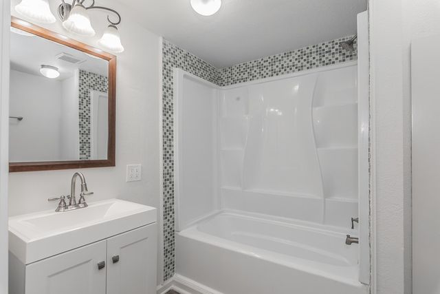 505 N Lamar Street, Weatherford, TX 76086