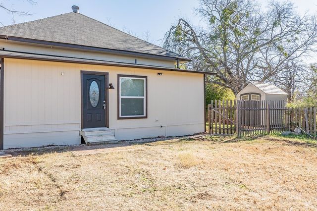 505 N Lamar Street, Weatherford, TX 76086