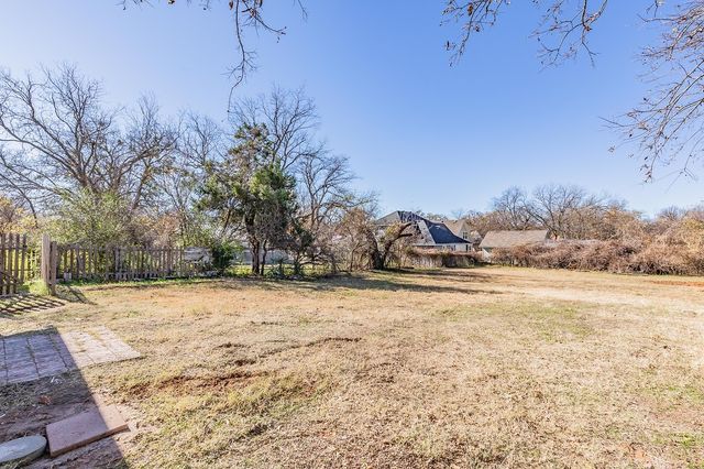 505 N Lamar Street, Weatherford, TX 76086