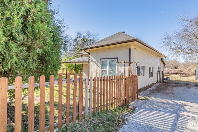 505 N Lamar Street, Weatherford, TX 76086
