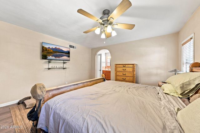 2217 E ACOMA Drive, Phoenix, AZ 85022