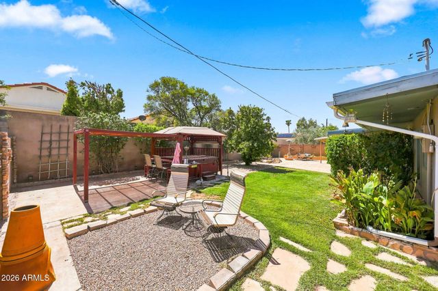 2217 E ACOMA Drive, Phoenix, AZ 85022