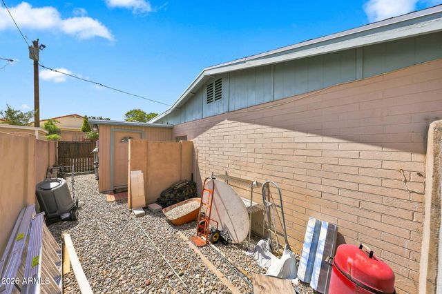 2217 E ACOMA Drive, Phoenix, AZ 85022