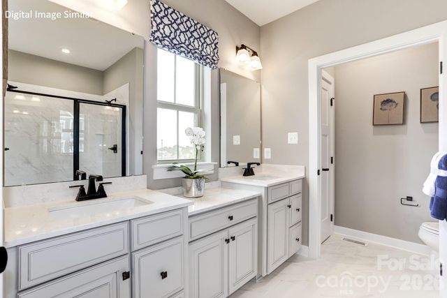909 Heathway Drive, Charlotte, NC 28213