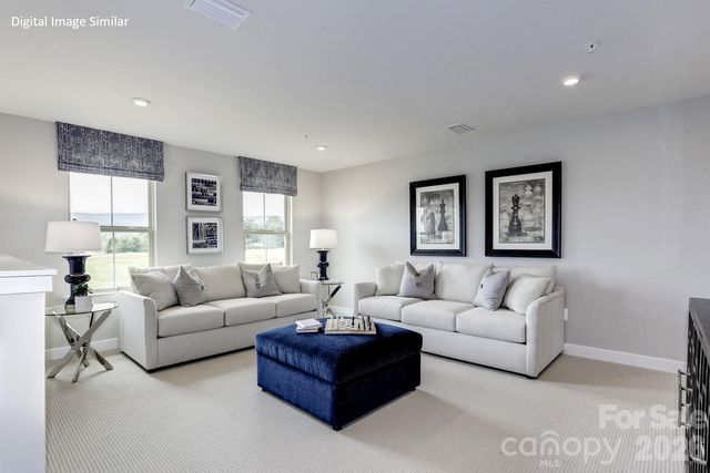 909 Heathway Drive, Charlotte, NC 28213