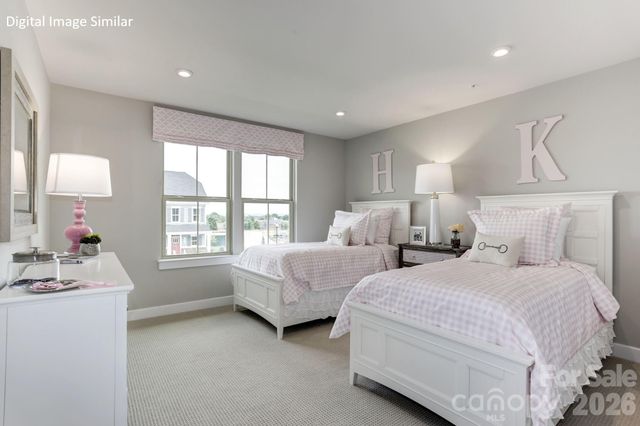 909 Heathway Drive, Charlotte, NC 28213
