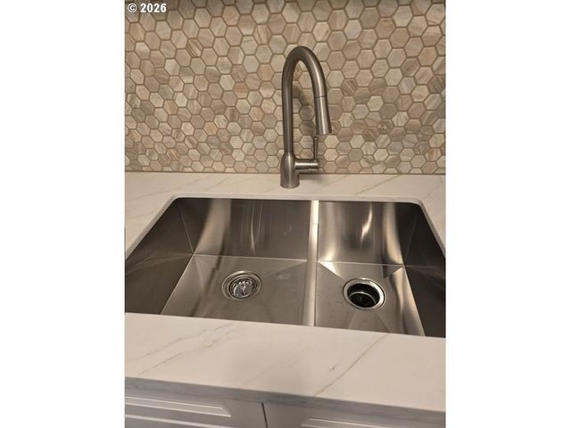 1607 Ne 26TH Ave, Portland, OR 97232