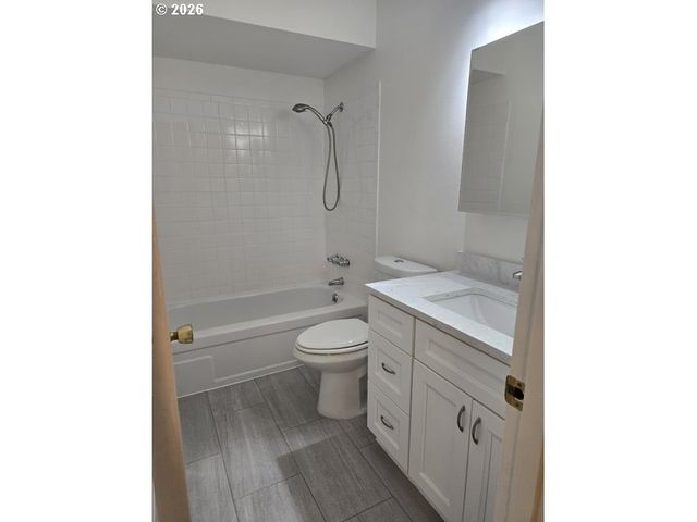 1607 Ne 26TH Ave, Portland, OR 97232