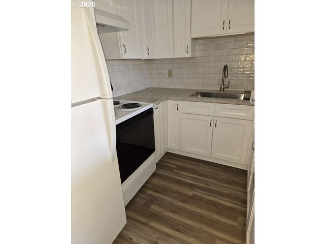 1607 Ne 26TH Ave, Portland, OR 97232