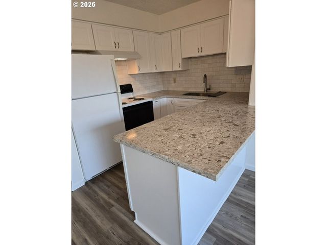 1607 Ne 26TH Ave, Portland, OR 97232