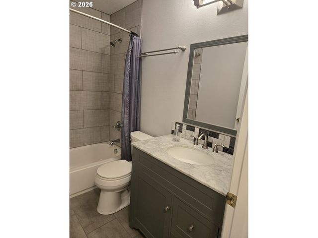 1607 Ne 26TH Ave, Portland, OR 97232