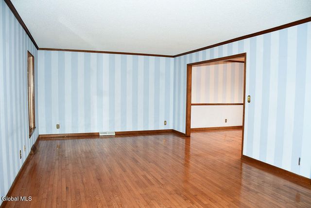 15 Delta Boulevard, Colonie, NY 12047