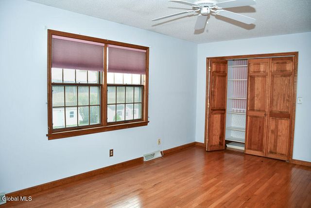 15 Delta Boulevard, Colonie, NY 12047