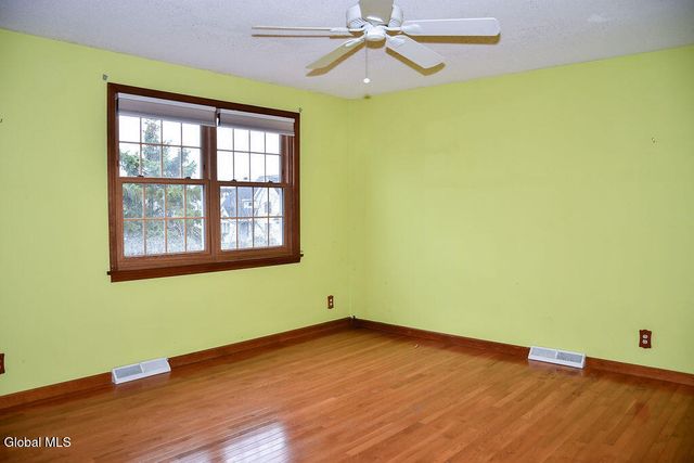 15 Delta Boulevard, Colonie, NY 12047