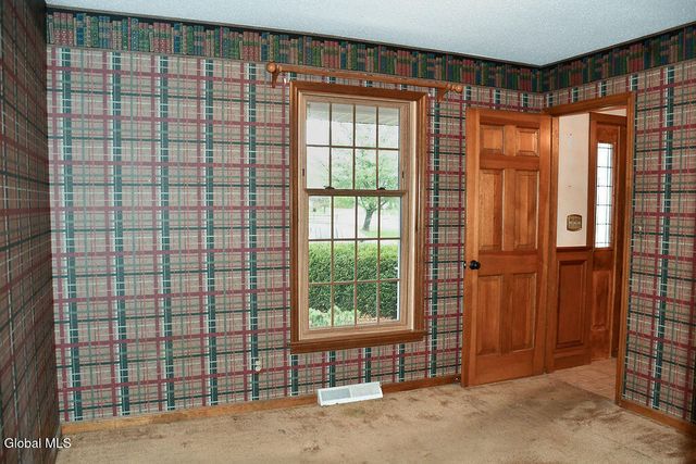 15 Delta Boulevard, Colonie, NY 12047