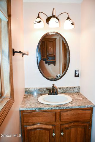 15 Delta Boulevard, Colonie, NY 12047