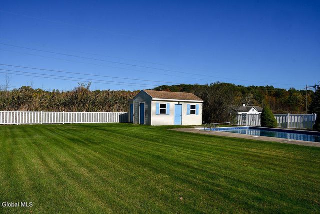 15 Delta Boulevard, Colonie, NY 12047