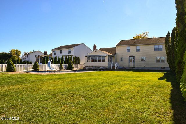 15 Delta Boulevard, Colonie, NY 12047