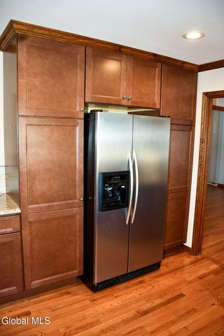 15 Delta Boulevard, Colonie, NY 12047