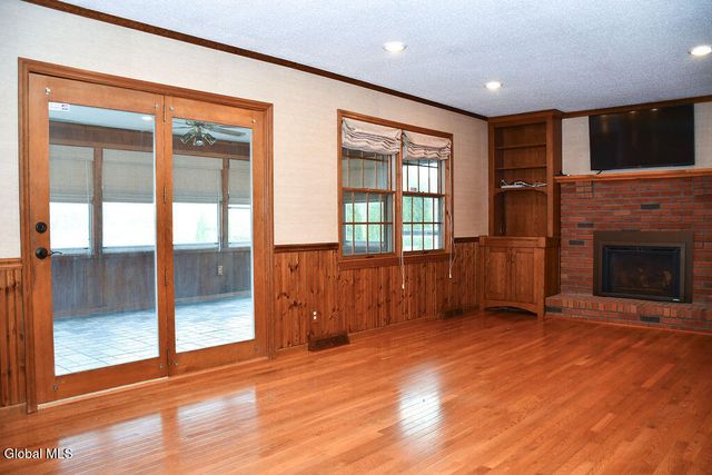 15 Delta Boulevard, Colonie, NY 12047