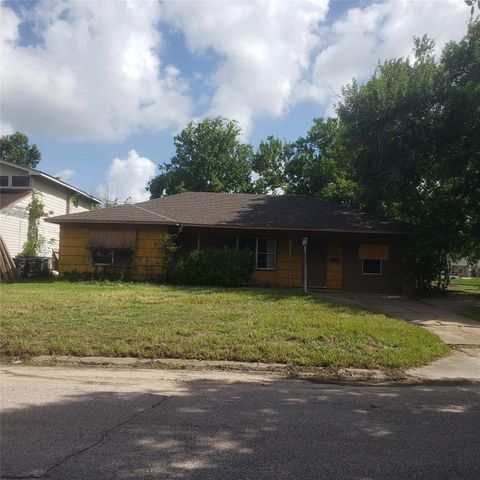 6102 Belcrest Street, Houston, TX 77033