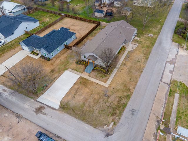 206 S Beach Street, Venus, TX 76084